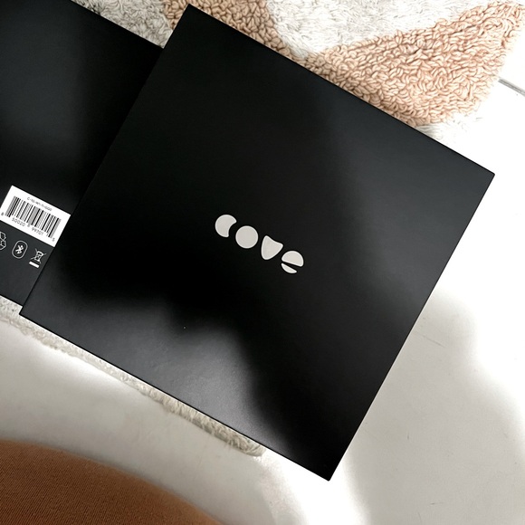 Cove Wearable device to Improve sleep and reduce stress. - Picture 1 of 9